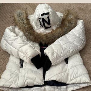 Women’s small White Puffer ski Jacket with Fur Trim